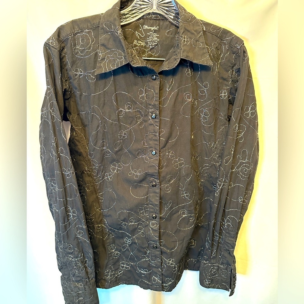 Wrangler‎ Women’s Small Button Up Shirt Black Silver Zig Zag Threading Western
